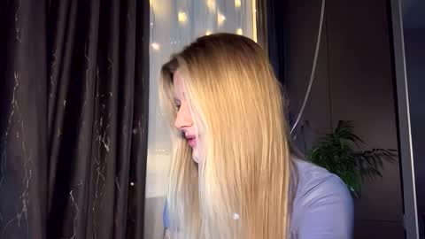 Snapshot of abbeyducklow chatting on 12-01-25, 03:28 Abbi online show from 12-01-25, 03:28