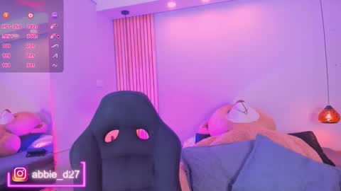 Abbie Edmond  online show from 11-13-25, 05:28