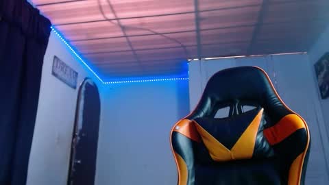 abbiprada online show from 09-30-25, 07:19