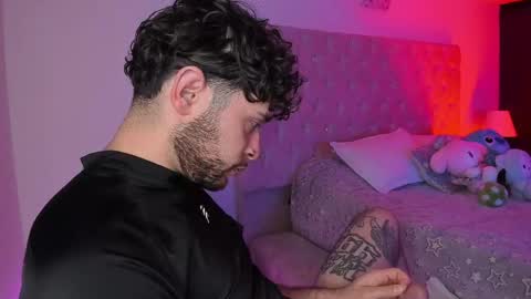 START TRANSMISSION ---- AM COLOMBIA TIME online show from 04-21-26, 08:53