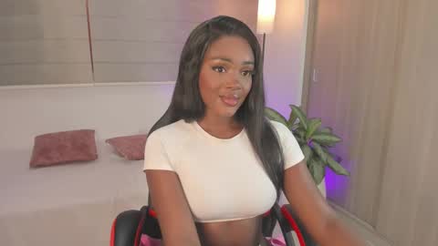 Snapshot of abbylinx1 chatting on 02-18-25, 10:36 Abby Linx online show from 02-18-25, 10:36
