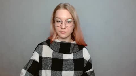 Snapshot of abbymoore__ chatting on 12-28-24, 12:35 Abby Lovense is active online show from 12-28-24, 12:35