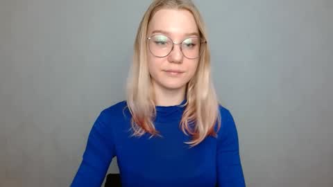 Snapshot of abbymoore__ chatting on 01-18-25, 12:36 Abby Lovense is active online show from 01-18-25, 12:36