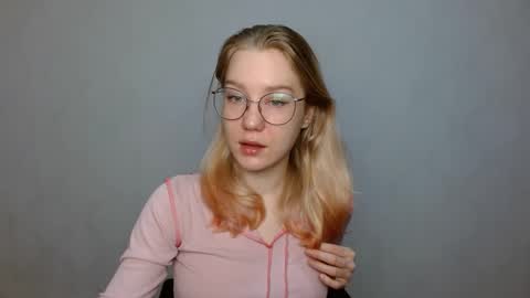 Snapshot of abbymoore__ chatting on 01-29-25, 09:12 Abby Lovense is active online show from 01-29-25, 09:12