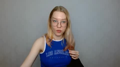 Snapshot of abbymoore__ chatting on 02-02-25, 01:08 Abby Lovense is active online show from 02-02-25, 01:08