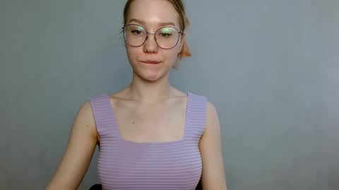 Snapshot of abbymoore__ chatting on 03-07-25, 11:40 Abby Lovense is active online show from 03-07-25, 11:40