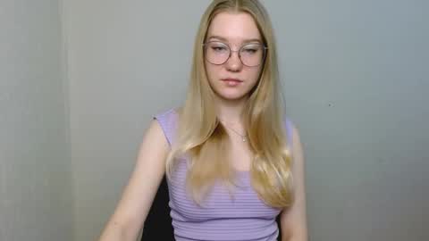 Abby Lovense is active online show from 01-06-26, 11:03