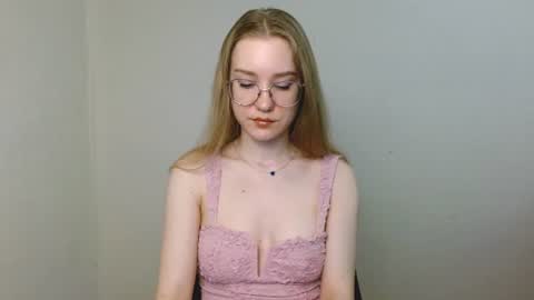 Snapshot of abbymoore__ chatting on 07-20-26, 10:29 Abby Lovense is active online show from 07-20-26, 10:29