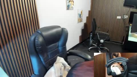 Abby Stones online show from 10-29-25, 10:39