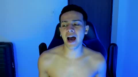 Independence model AbelAsburgo online show from 12-23-24, 04:33