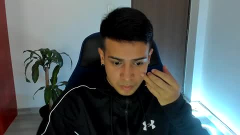 Independence model AbelAsburgo online show from 10-15-25, 06:52