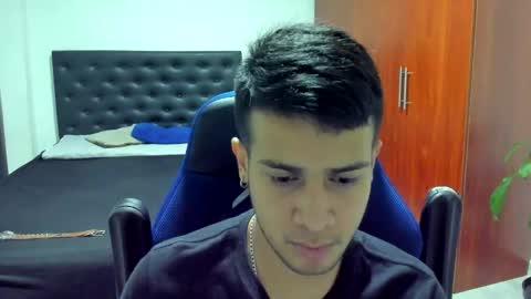 Independence model AbelAsburgo online show from 10-22-25, 02:01