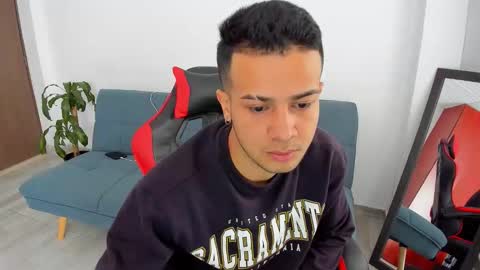 Independence model AbelAsburgo online show from 03-22-26, 12:52