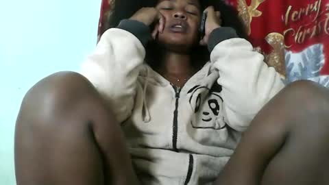 Snapshot of abella677022 chatting on 05-06-26, 05:14 abella677022 online show from 05-06-26, 05:14