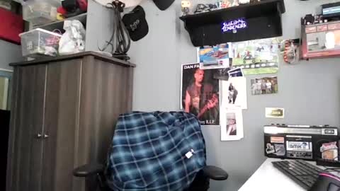 Snapshot of abennett76 chatting on 06-23-26, 03:43 AJ online show from 06-23-26, 03:43