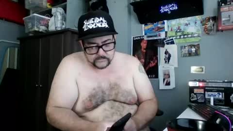 Snapshot of abennett76 chatting on 06-26-26, 01:37 AJ online show from 06-26-26, 01:37