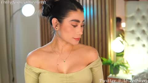 abie_owen online show from 02-23-25, 12:08