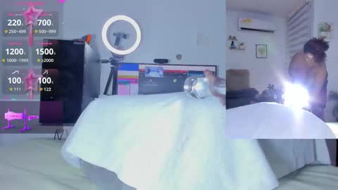 Snapshot of abigail__girl_ chatting on 10-26-25, 05:30 Abigail online show from 10-26-25, 05:30