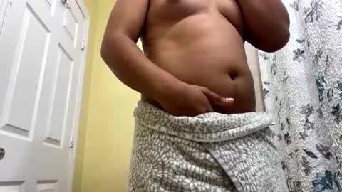 Snapshot of aboveaverage39 chatting on 10-29-25, 07:43 aboveaverage39 online show from 10-29-25, 07:43