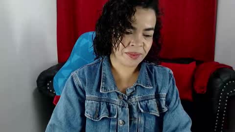 Snapshot of abril_beltran_ chatting on 11-25-25, 11:43 Abril Beltran online show from 11-25-25, 11:43