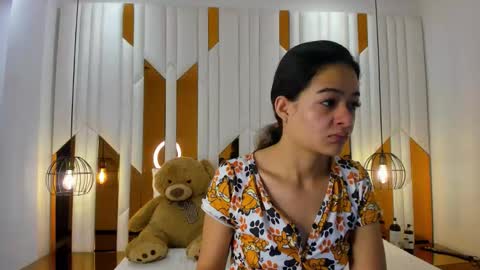 abril_cooper11 online show from 11-10-25, 11:20