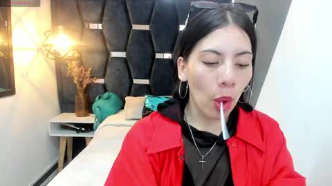 Abril Fox online show from 05-19-26, 06:58