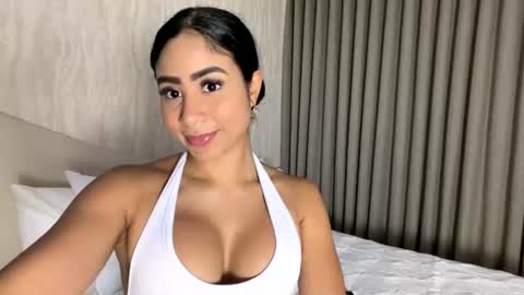 Abril Victoria online show from 07-21-26, 12:35