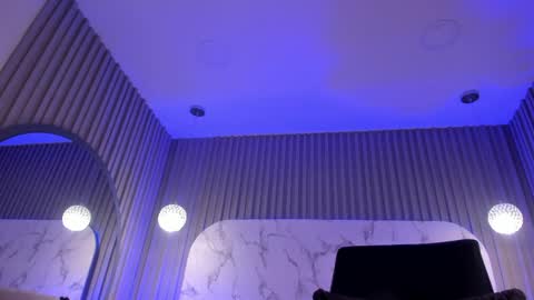 abril online show from 05-17-26, 01:58