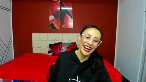 Snapshot of abrillee1 chatting on 12-11-24, 07:57 ABRIL online show from 12-11-24, 07:57