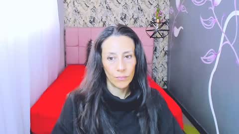 Snapshot of abrillee1 chatting on 12-24-24, 08:38 ABRIL online show from 12-24-24, 08:38