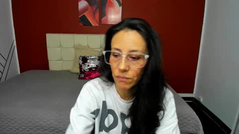Snapshot of abrillee1 chatting on 02-25-25, 07:58 ABRIL online show from 02-25-25, 07:58
