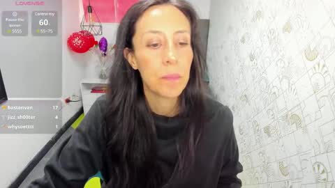 Snapshot of abrillee1 chatting on 03-11-25, 07:25 ABRIL online show from 03-11-25, 07:25