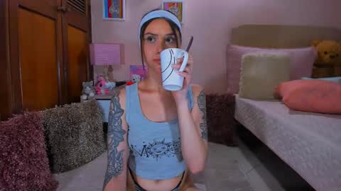 Snapshot of abrilrussell_ chatting on 03-04-26, 04:51 Abril online show from 03-04-26, 04:51