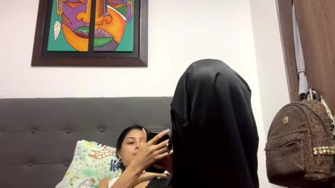 abrilsantosxo online show from 04-22-26, 01:41