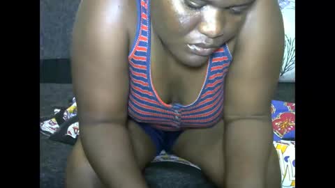 Snapshot of achibest chatting on 10-26-25, 06:25 MAUREEN online show from 10-26-25, 06:25