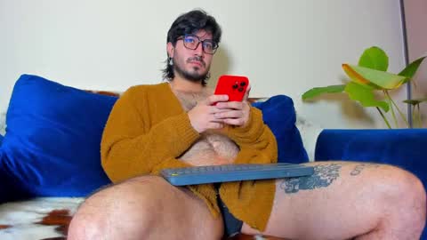 Snapshot of ackerman_eren_ chatting on 02-10-25, 12:39 R. online show from 02-10-25, 12:39