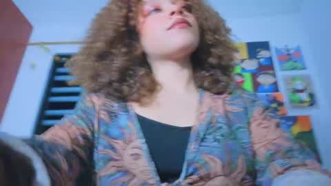 Snapshot of ada_gales_ chatting on 05-12-26, 03:47 Isa online show from 05-12-26, 03:47