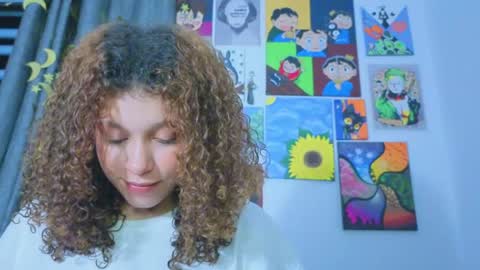 Snapshot of ada_gales_ chatting on 05-19-26, 02:40 Isa online show from 05-19-26, 02:40