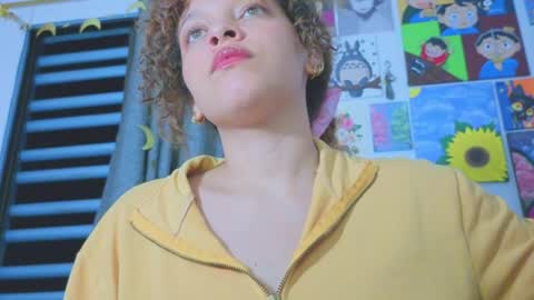 Snapshot of ada_gales_ chatting on 05-26-26, 02:51 Isa online show from 05-26-26, 02:51
