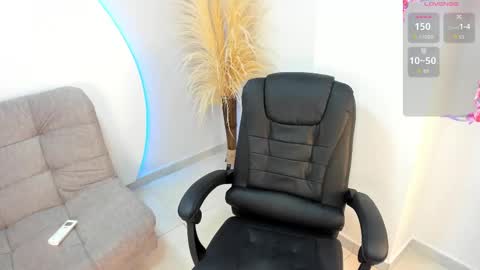 Snapshot of ada_monroe10 chatting on 09-17-25, 01:24 online show from 09-17-25, 01:24