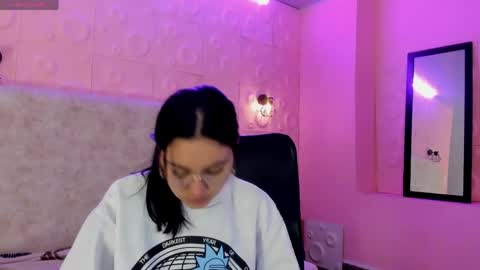 Snapshot of adaira31 chatting on 05-01-26, 11:37 Adaira online show from 05-01-26, 11:37