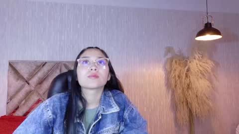 Snapshot of adaira31 chatting on 06-11-26, 06:17 Adaira online show from 06-11-26, 06:17