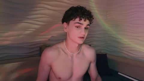 Snapshot of adam_21cm chatting on 12-22-24, 04:59 Adam online show from 12-22-24, 04:59