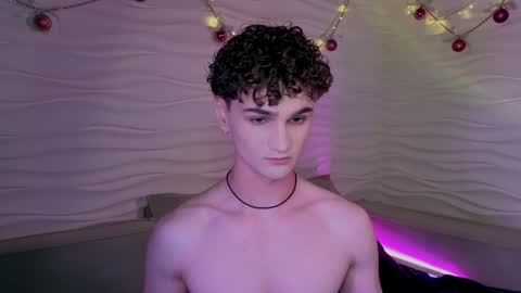 Snapshot of adam_21cm chatting on 01-12-25, 04:40 Adam online show from 01-12-25, 04:40