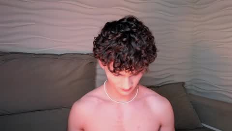 Snapshot of adam_21cm chatting on 01-26-25, 10:46 Adam online show from 01-26-25, 10:46