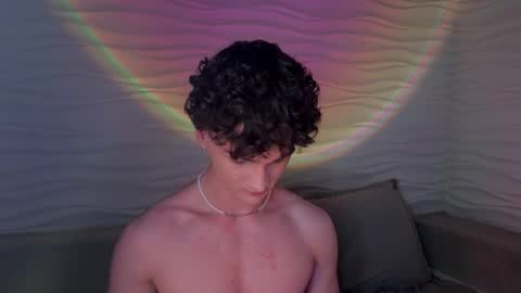 Snapshot of adam_21cm chatting on 02-19-25, 10:42 Adam online show from 02-19-25, 10:42