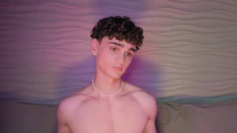 Snapshot of adam_21cm chatting on 09-17-25, 03:24 Adam online show from 09-17-25, 03:24