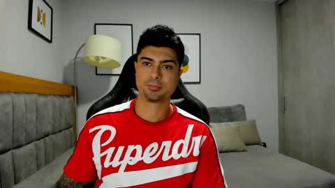 Snapshot of adam_clarke chatting on 10-31-25, 01:39 adam clarke online show from 10-31-25, 01:39