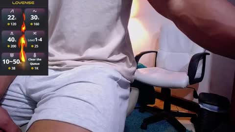 adam_fit19cm online show from 11-19-25, 01:55