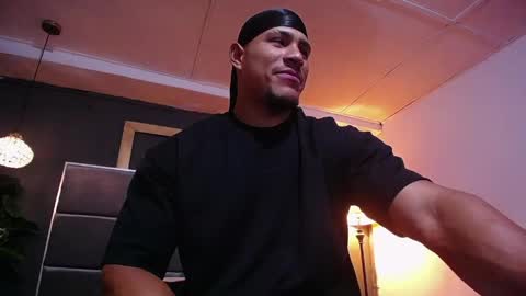 adam_fit19cm online show from 04-13-26, 02:22